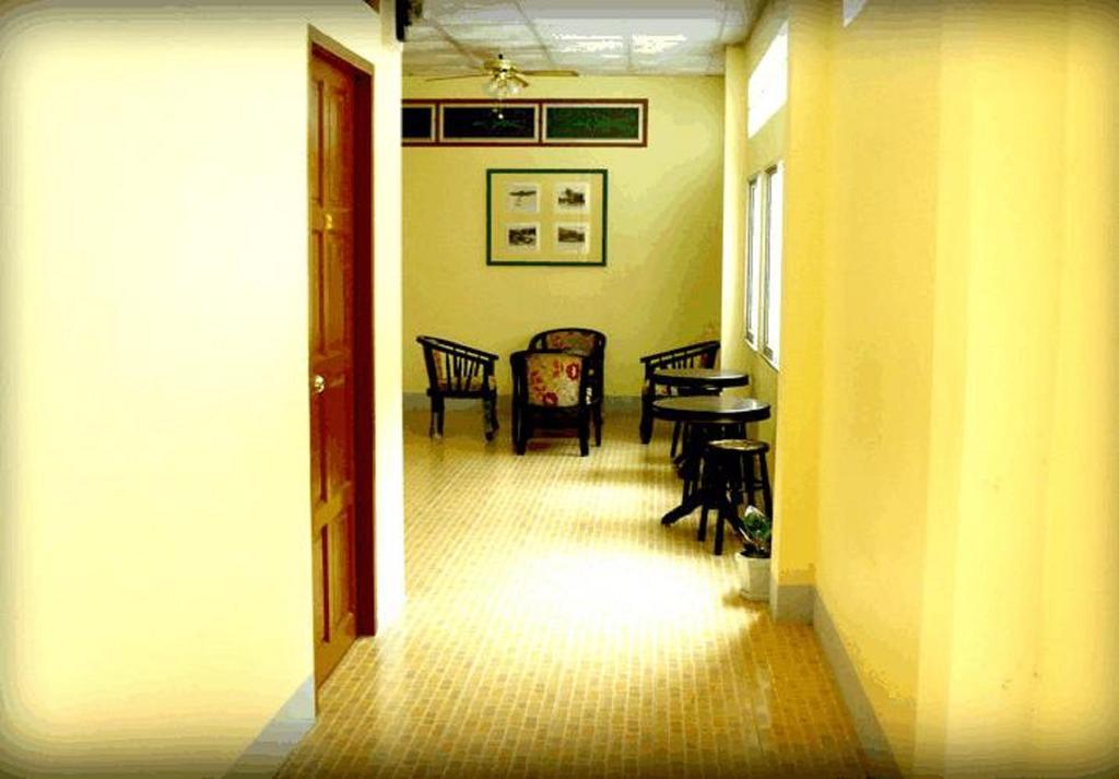 D'S Corner & Guesthouse Phuket Extérieur photo