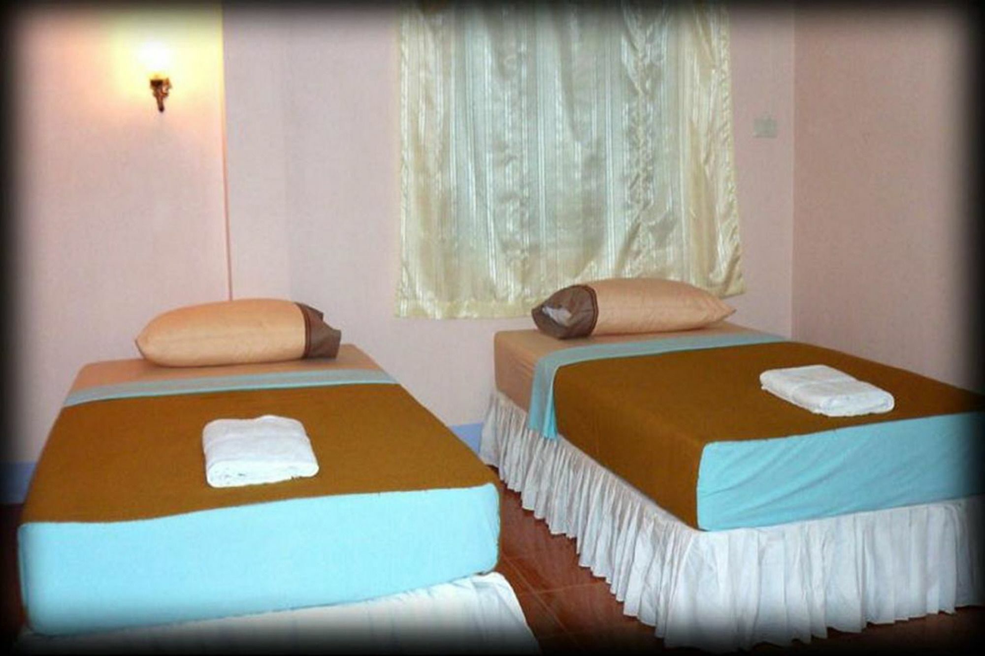 D'S Corner & Guesthouse Phuket Extérieur photo